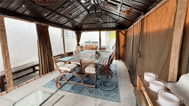 Building Photo - 6472 Brown Cir