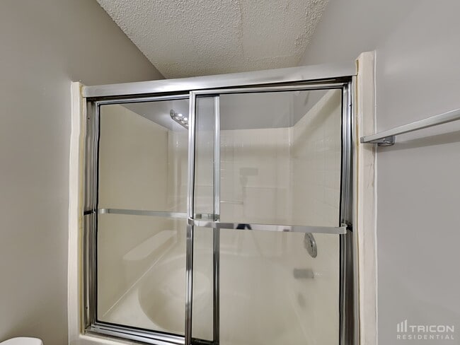 Building Photo - 6213 McIntyre Ridge Dr