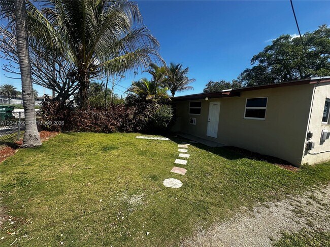 Building Photo - 26445 SW 139th Ave