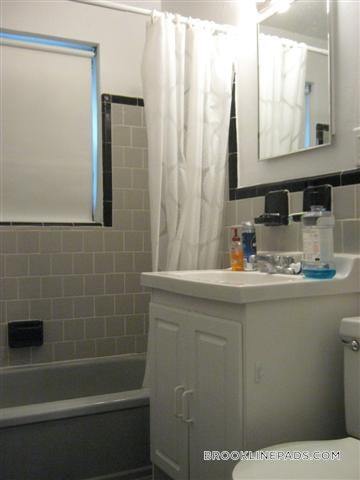 Building Photo - 46 Harvard St