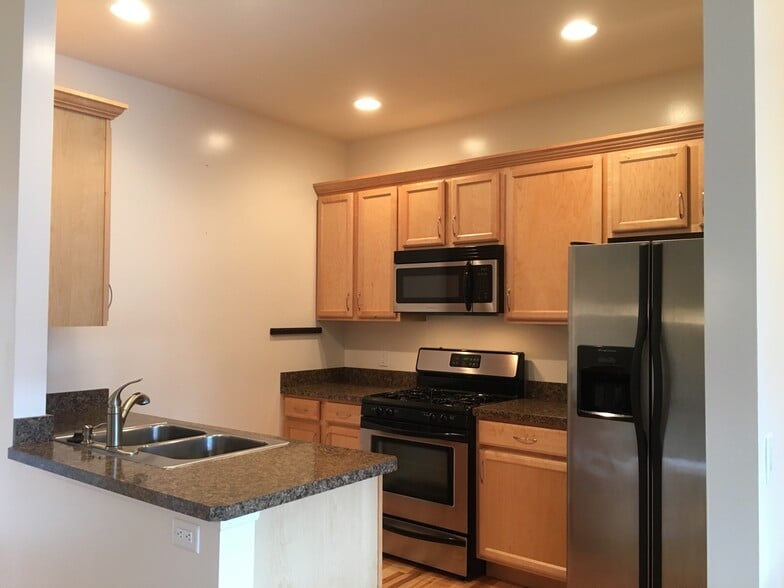 Kitchen - 245 Lake Ave