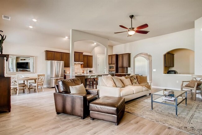 Building Photo - 303 Highland Village Cove