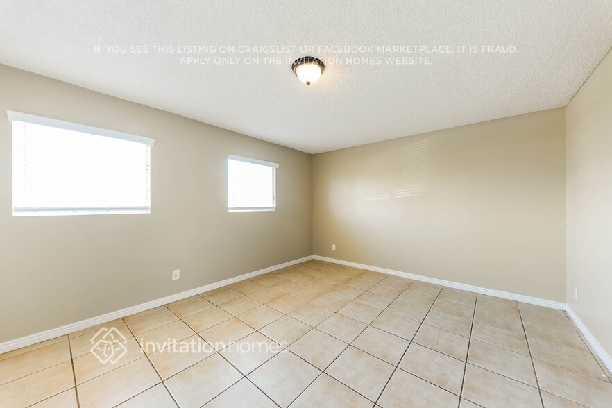 Building Photo - 4619 W Northview Ave