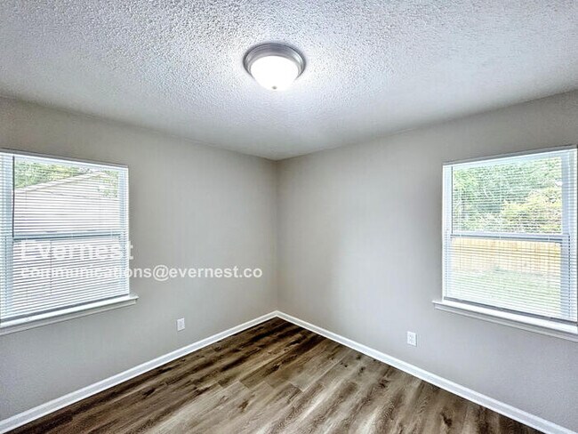 Building Photo - 8641 Kinard Cove