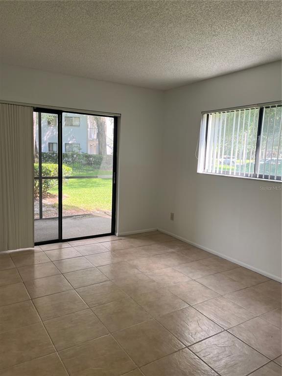 Building Photo - 3300 Fox Chase Cir