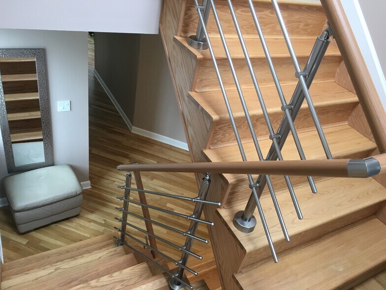 Stairs/hall - 130 Diamond Ln