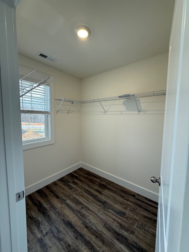 Building Photo - 1129 Wenna Wy