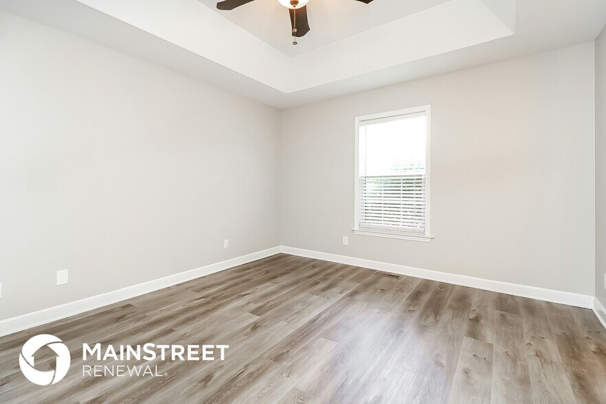 Building Photo - 533 May Rd