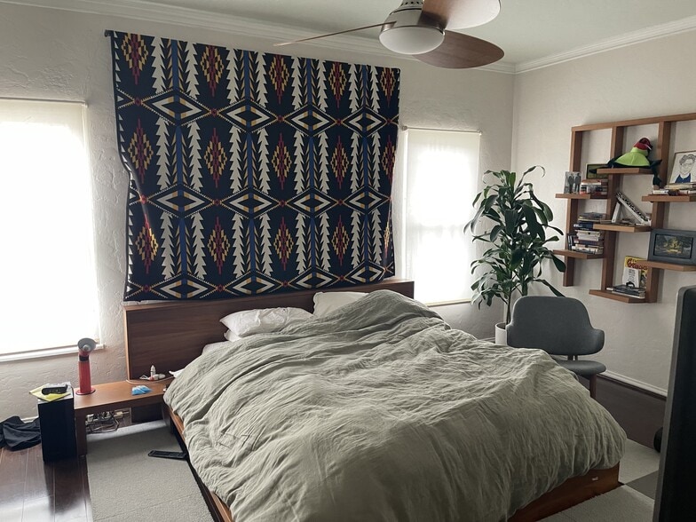 Primary Bedroom - 325 N Gardner St