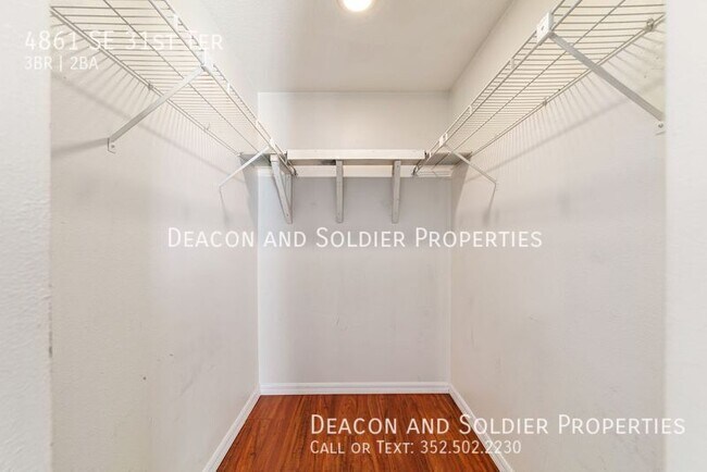 Building Photo - 4861 SE 31st Terrace