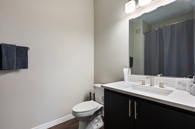 Building Photo - 15 W Villa Rita Dr