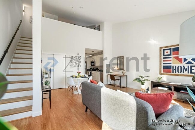 Building Photo - 888 7th St
