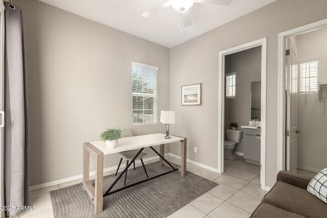 Building Photo - 1535 E Dublin St