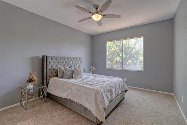 Building Photo - Recently Remodeled- 3 Bed 2.5 Bath 2 Story...