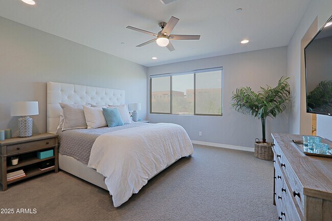 Building Photo - 7350 E Vista Bonita Dr