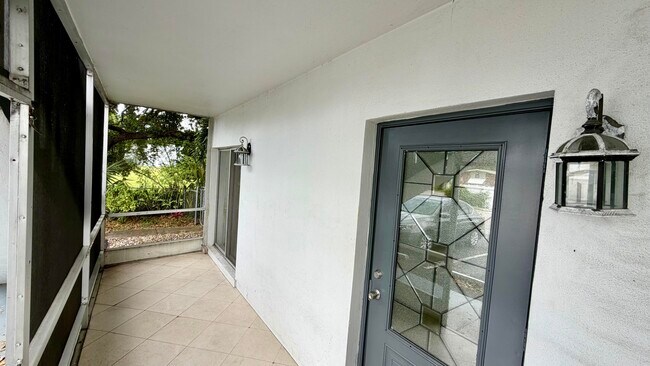 Building Photo - 2646 Polk St