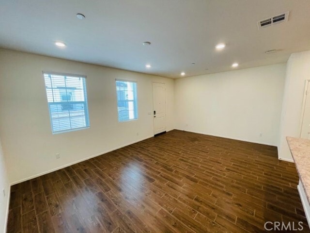 Building Photo - 30316 Town Square Dr
