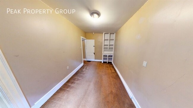 Building Photo - 2212 W Clifton Ave