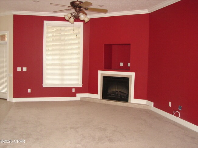 Building Photo - 3402 Hillcrest Dr