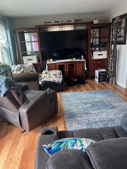 Primary Photo - 27 Intervale St