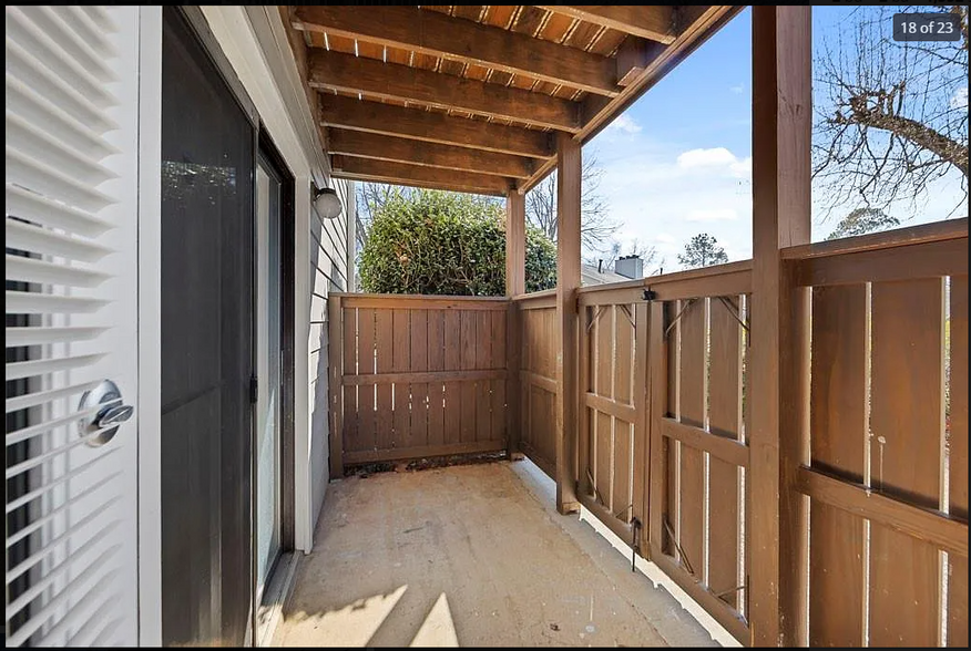 Back Door - 601 Park Ridge Cir