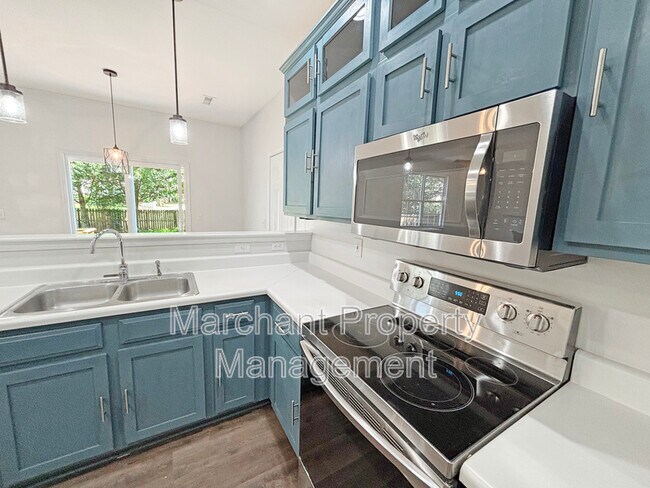 Building Photo - 110 Golden Crest Ct