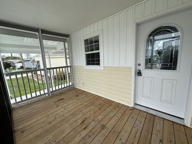 Building Photo - 19100 Meadowbrook Ct