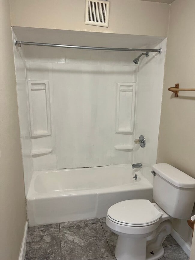 Building Photo - 1518 Chartiers Ave