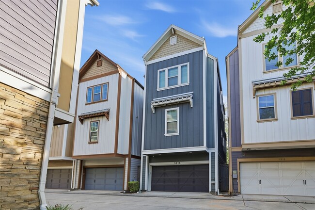 Building Photo - 1816 Dennis St