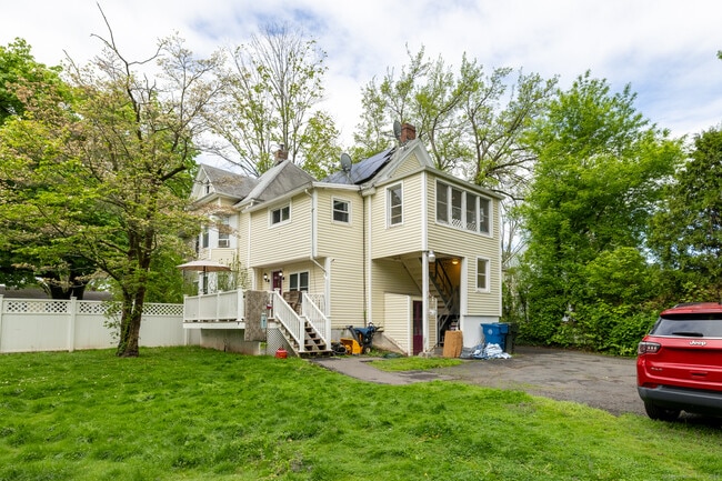 Building Photo - 1455 Farmington Ave