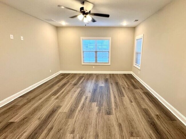 Building Photo - Beautiful 4 BR 2.5 bath new construction h...