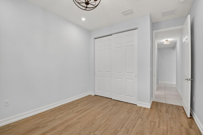 Building Photo - 8101 Ironstone Dr
