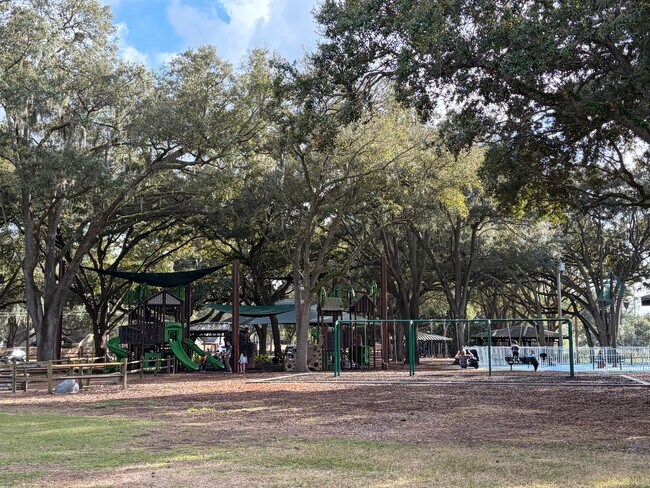 Building Photo - 600 Northern Way