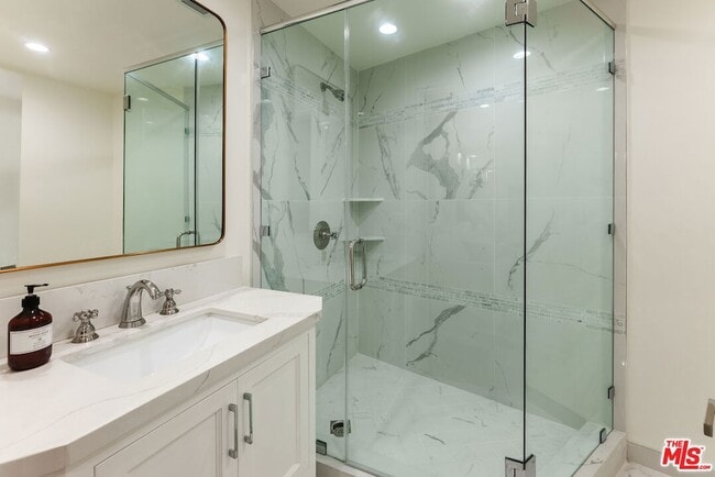 Building Photo - 363 S Saltair Ave