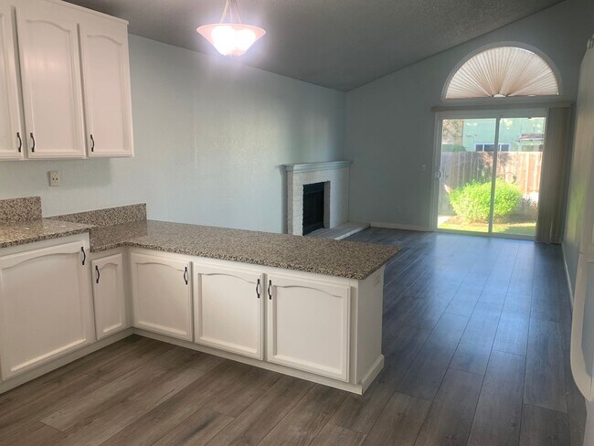 Building Photo - Beautifully Maintained Fairfield Home is A...