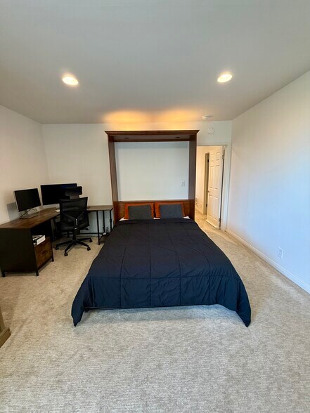 Spare bed (Murphy Bed) - 11645 Montana Ave