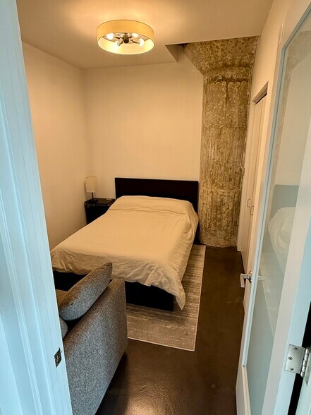 Building Photo - 9 Medford St