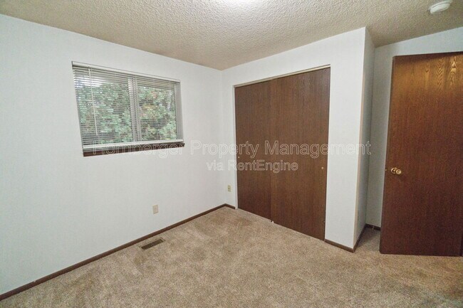 Building Photo - 7024 N Wiscomb St