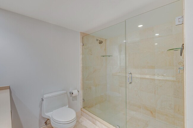 Building Photo - 5510 N Ocean Dr