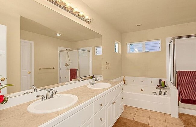 Building Photo - A Beautiful Picture Perfect Home with 4 Be...