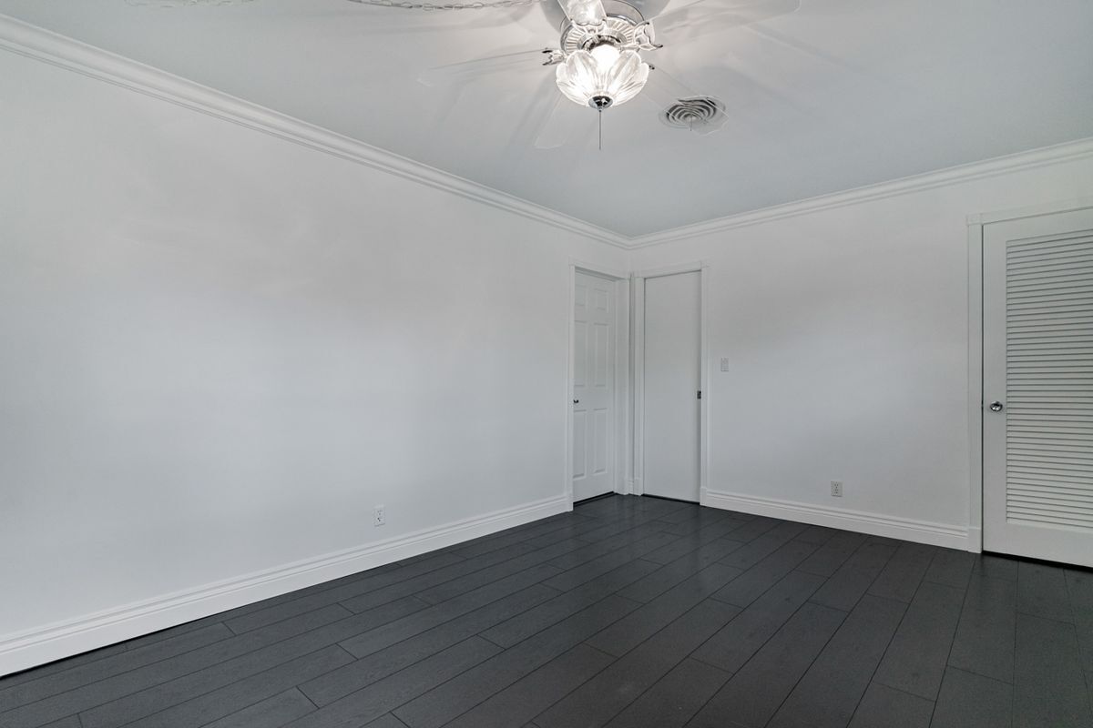 Building Photo - 276 SW 7th Ave