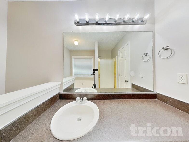 Building Photo - 206 Blake Dr