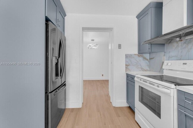 Building Photo - 1101 NE 24th Ct