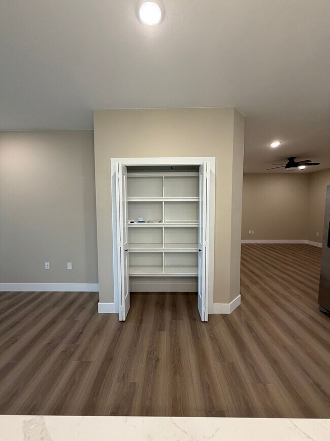 Building Photo - 2121 Carr Rd