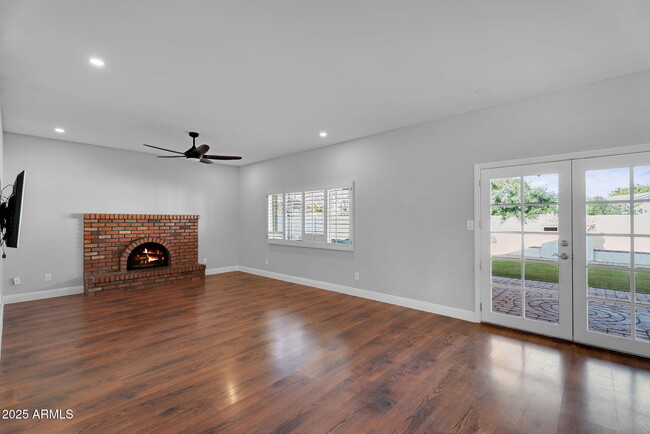 Building Photo - 2542 W Nopal Ave