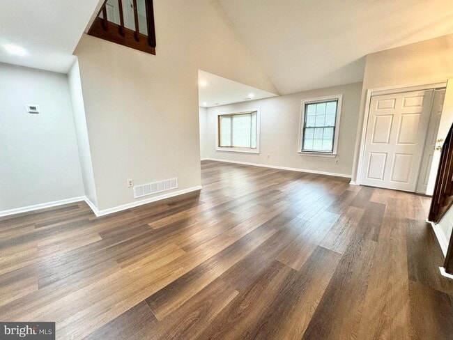 Building Photo - 39 S Turnberry Dr