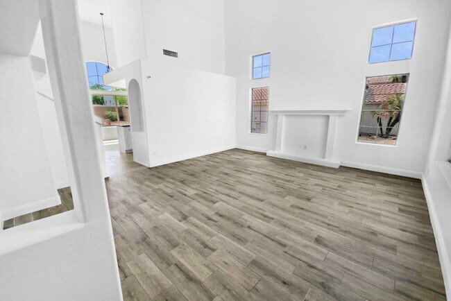 Building Photo - 10928 Vista Ave