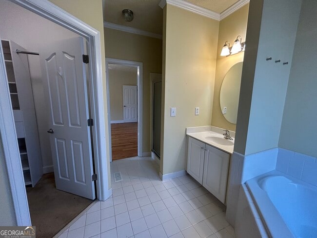 Building Photo - 111 Hanbury Ln