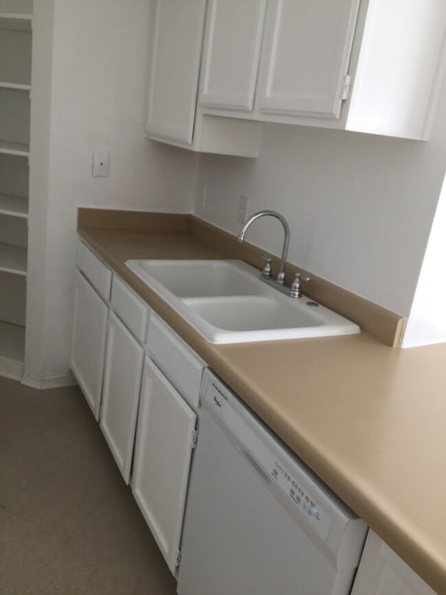 Building Photo - 5843 Glacier Sun Dr.