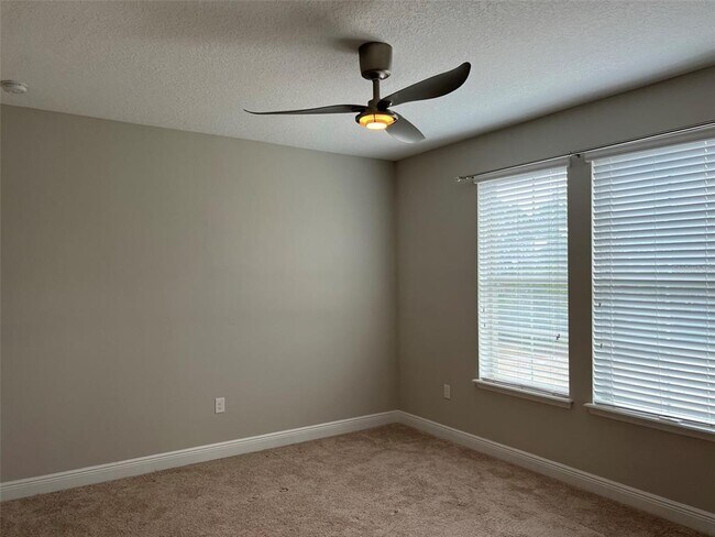 Building Photo - 2924 Lobelia Dr